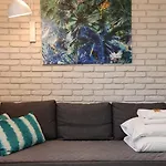 Be My Guest- Fontany Calm Metro Wi-fi Free Parking Zone Apartament *