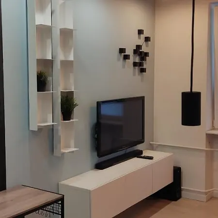 Be My Guest- Fontany Luxury Metro Wi-fi Free Parking Zone *