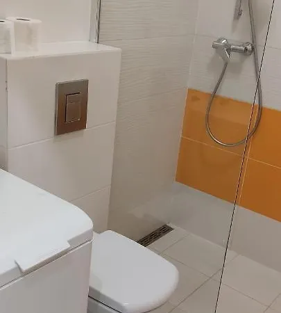 Lägenhet Be My Guest- Fontany Luxury Metro Wi-fi Free Parking Zone