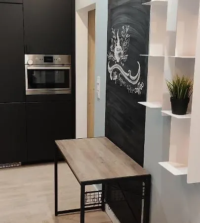 Be My Guest- Fontany Luxury Metro Wi-fi Free Parking Zone شقة