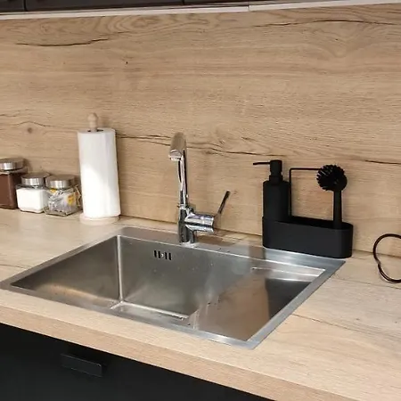 Be My Guest- Fontany Luxury Metro Wi-fi Free Parking Zone *