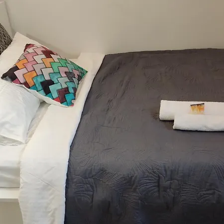 Apartment Be My Guest- Fontany Luxury Metro Wi-fi Free Parking Zone *