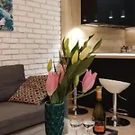 아파트 Be My Guest- Fontany Luxury Metro Wi-fi Free Parking Zone 바르샤바