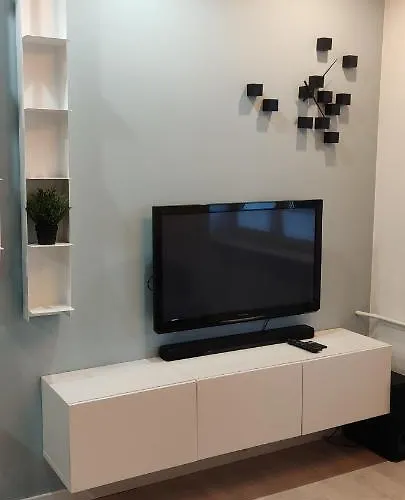 Be My Guest- Fontany Luxury Metro Wi-fi Free Parking Zone *