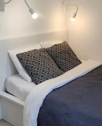 Be My Guest- Fontany Luxury Metro Wi-fi Free Parking Zone Lejlighed *